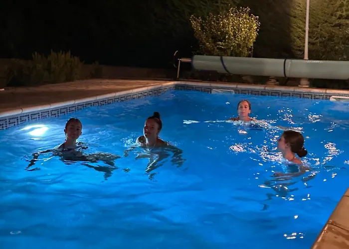 Village Villa, Private Pool, Canal Du Midi فيلة *
